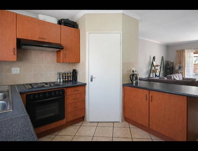 2 BEDROOM TOWNHOUSE FOR SALE IN ELARDUSPARK